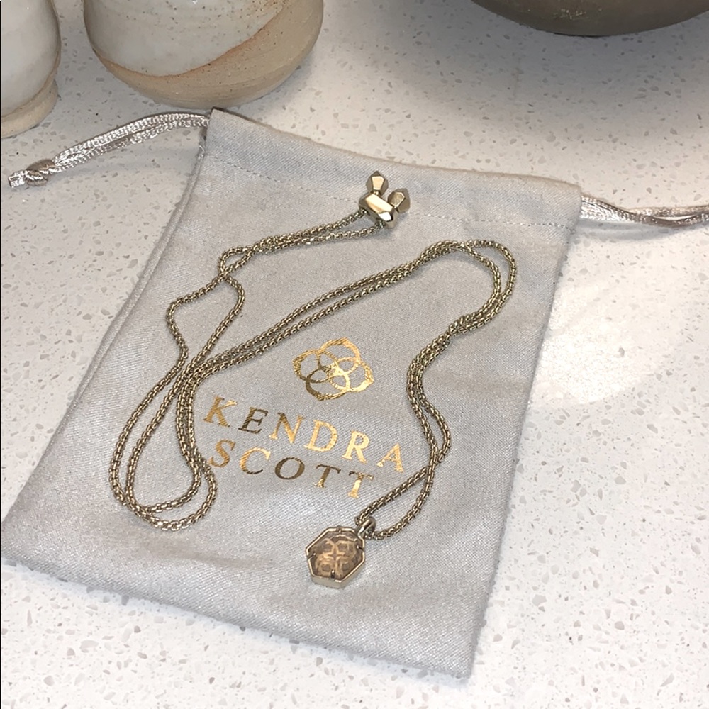 KENDRA SCOTT ADJUSTABLE CHAIN PEACH TONE NECKLACE